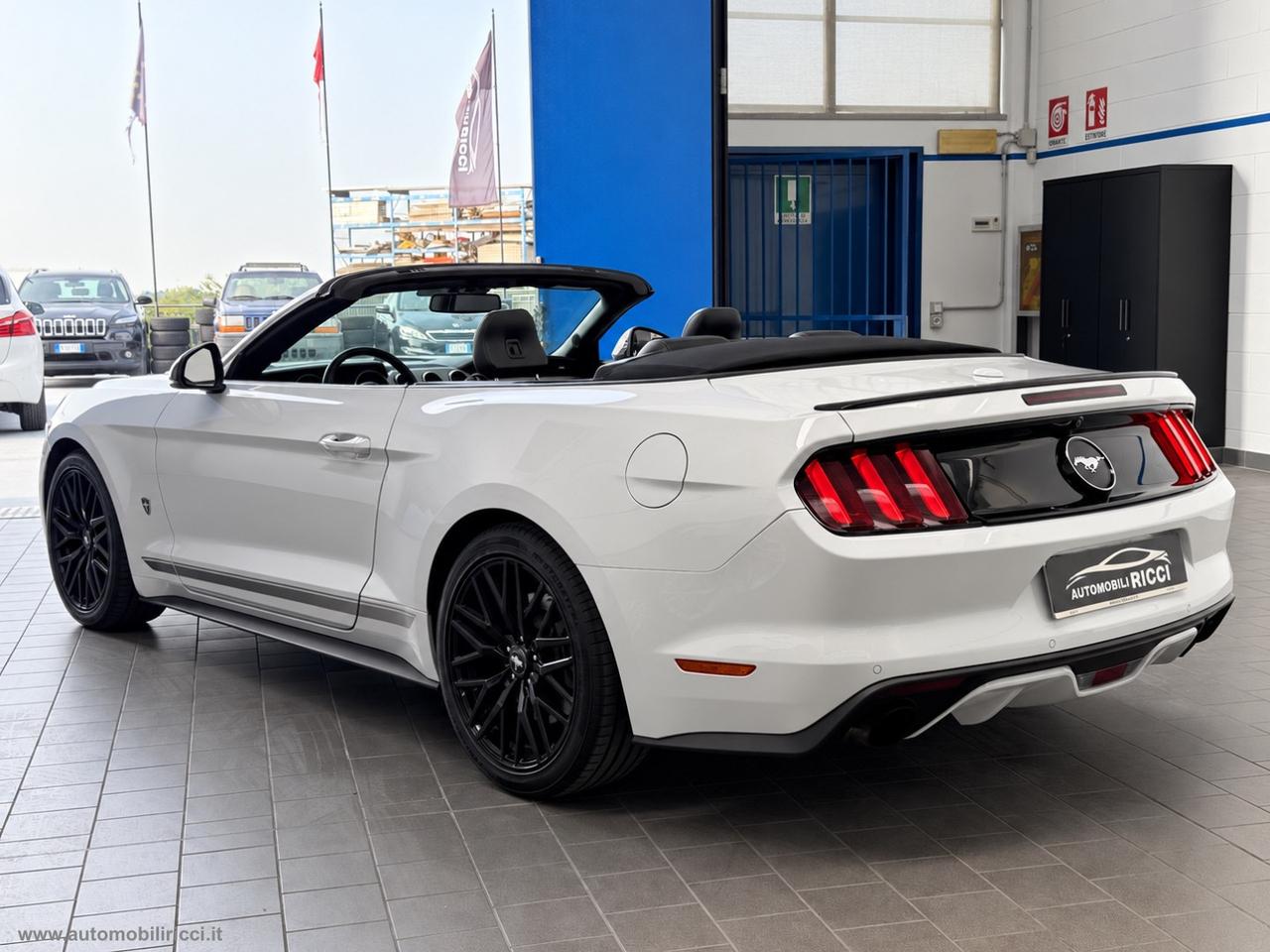 FORD Mustang Convertible 2.3 EcoBoost CABRIO