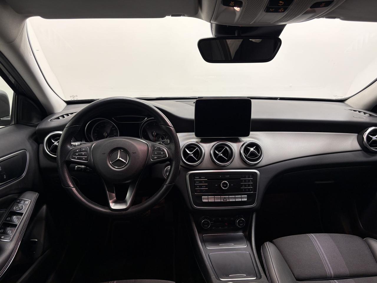 Mercedes-Benz GLA 200 D 4MATIC AUTO SPORT