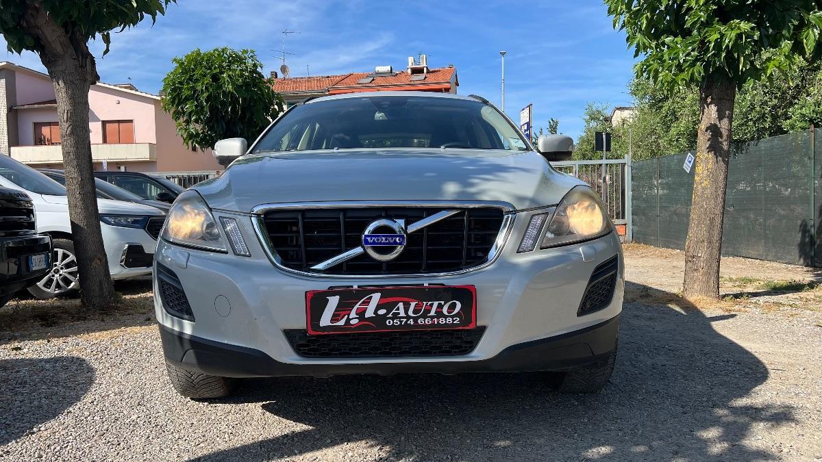 VOLVO - XC60 2.0 d4 Momentum 163cv geartronic