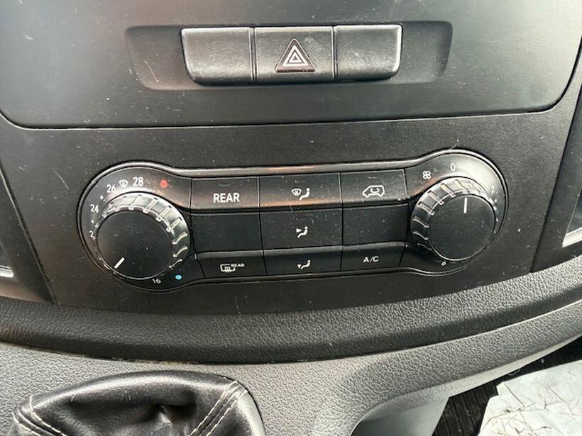 Autocarro pulmino Mercedes 9 posti