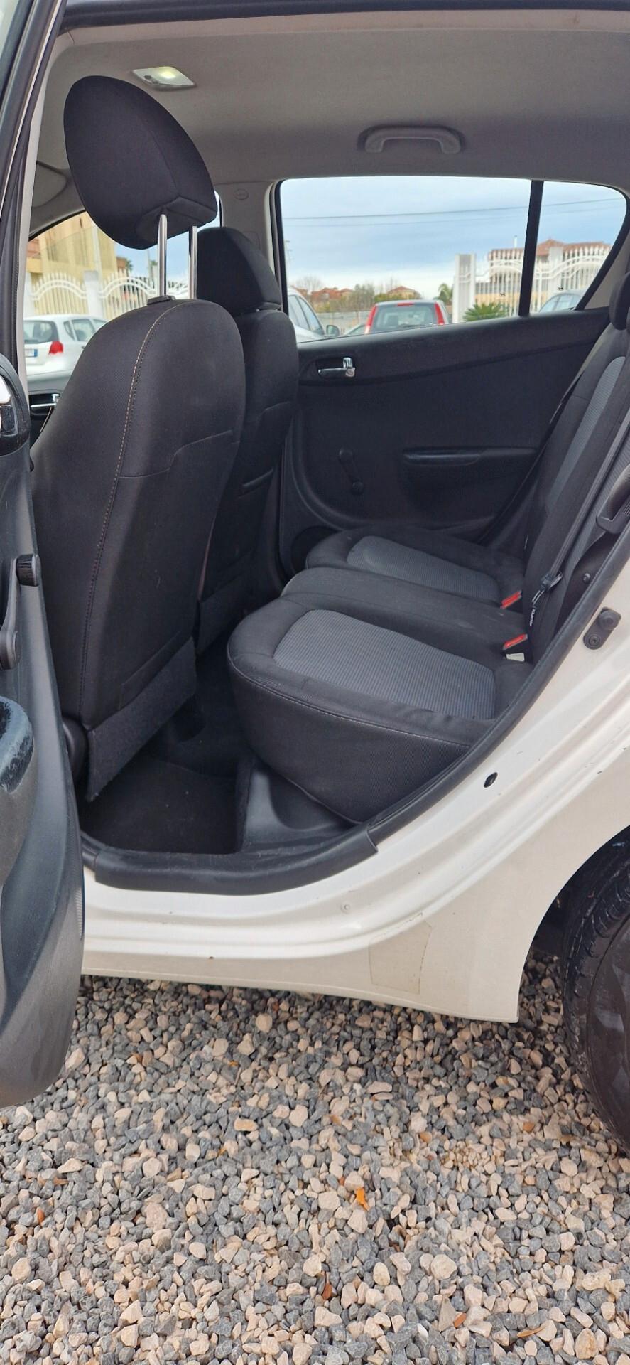 Hyundai i20 1.1 CRDi 5p. Sound Edition