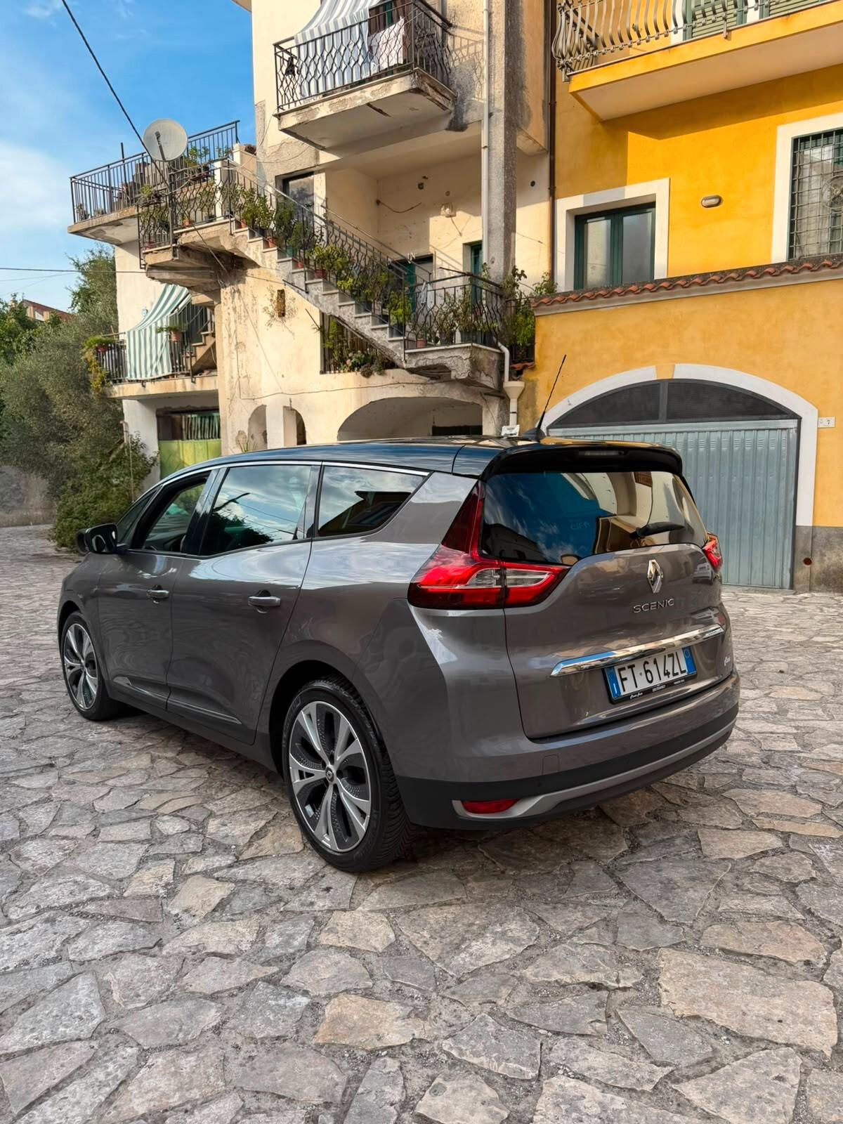 Renault Grand Scenic Blue dCi 120 CV Initiale Paris