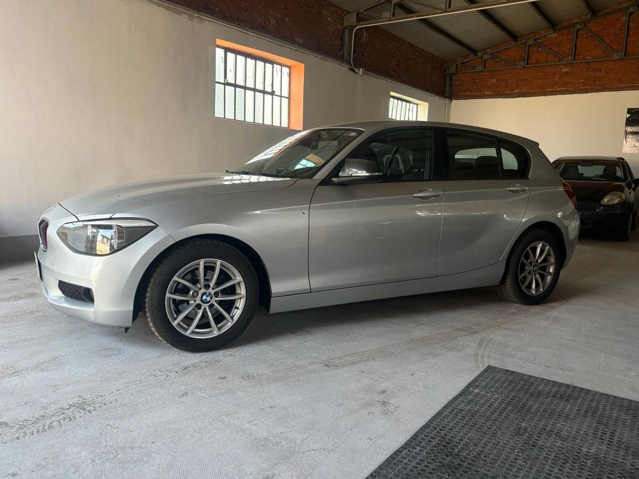 Bmw 116 116d 5p. Urban