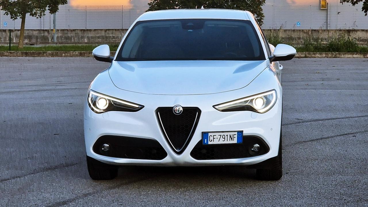 Alfa Romeo Stelvio 2.2 Turbodiesel 190 CV AT8 Q4