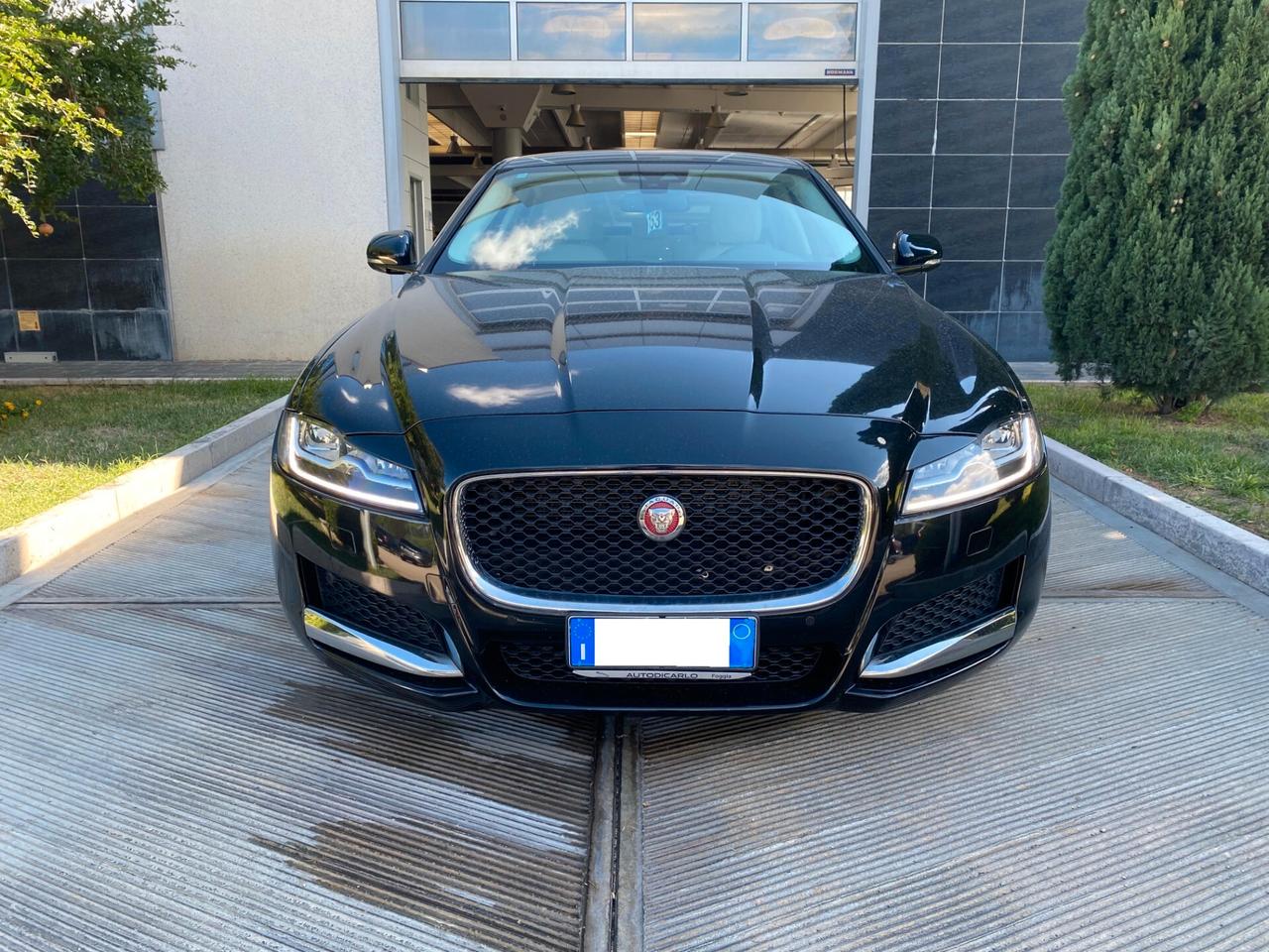 Jaguar XF 2.0 D 180 CV AWD aut. Prestige Business