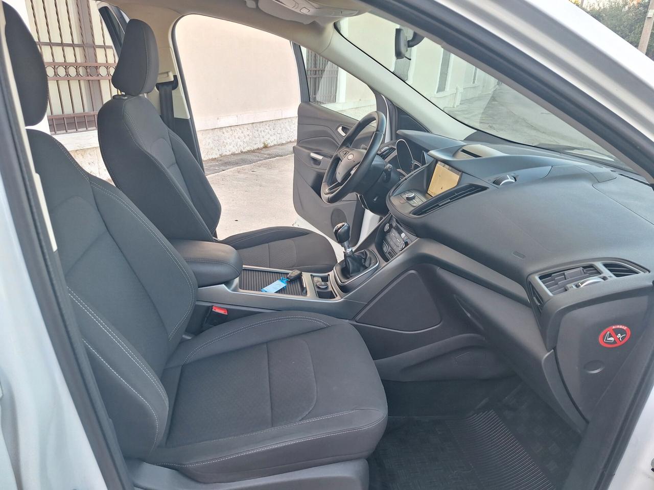 Ford Kuga 1.5 TDCI 120 CV Titanium PERFETTA