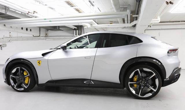 FERRARI Purosangue Purosangue