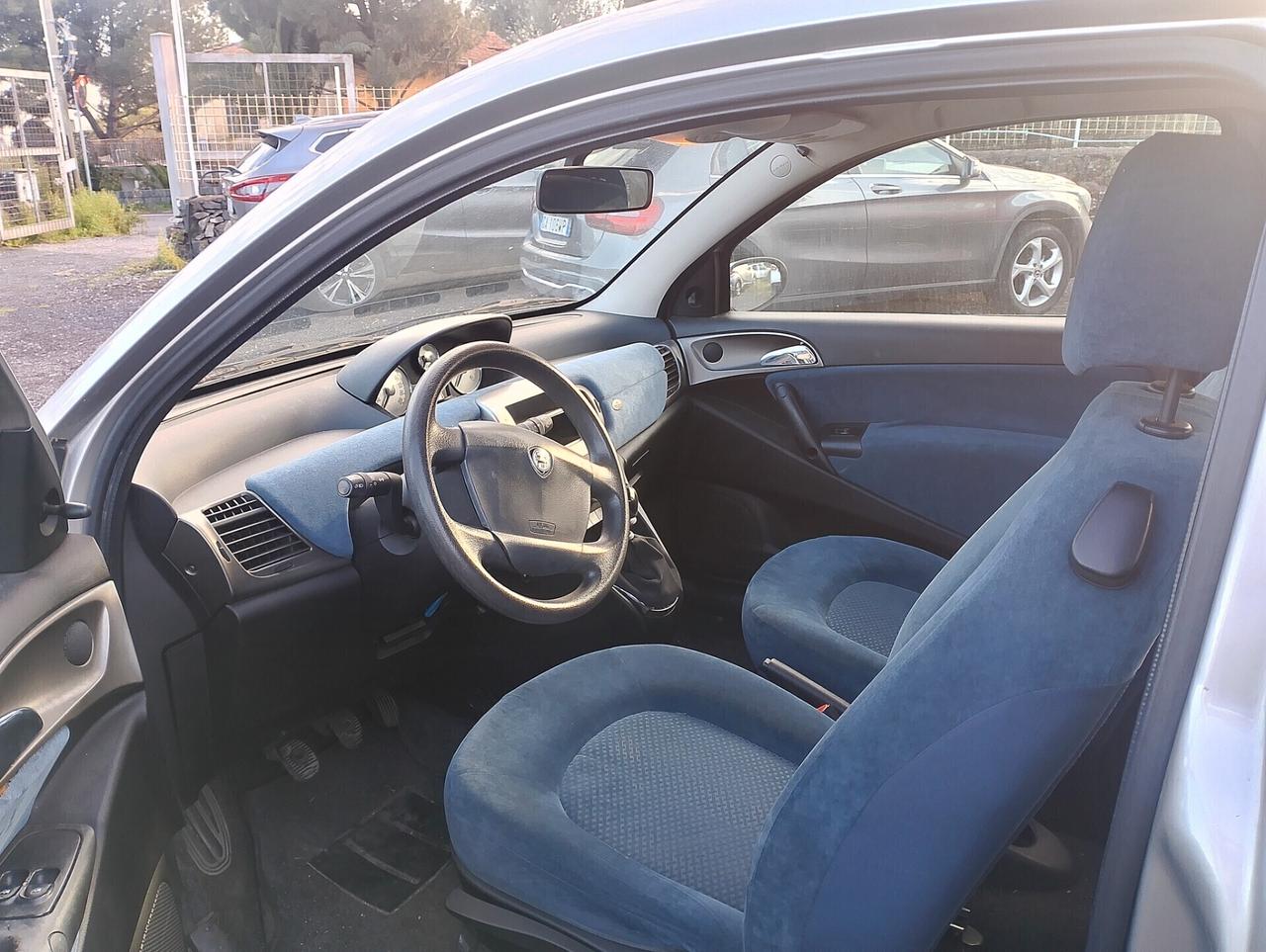 Lancia Ypsilon 1.2 Argento