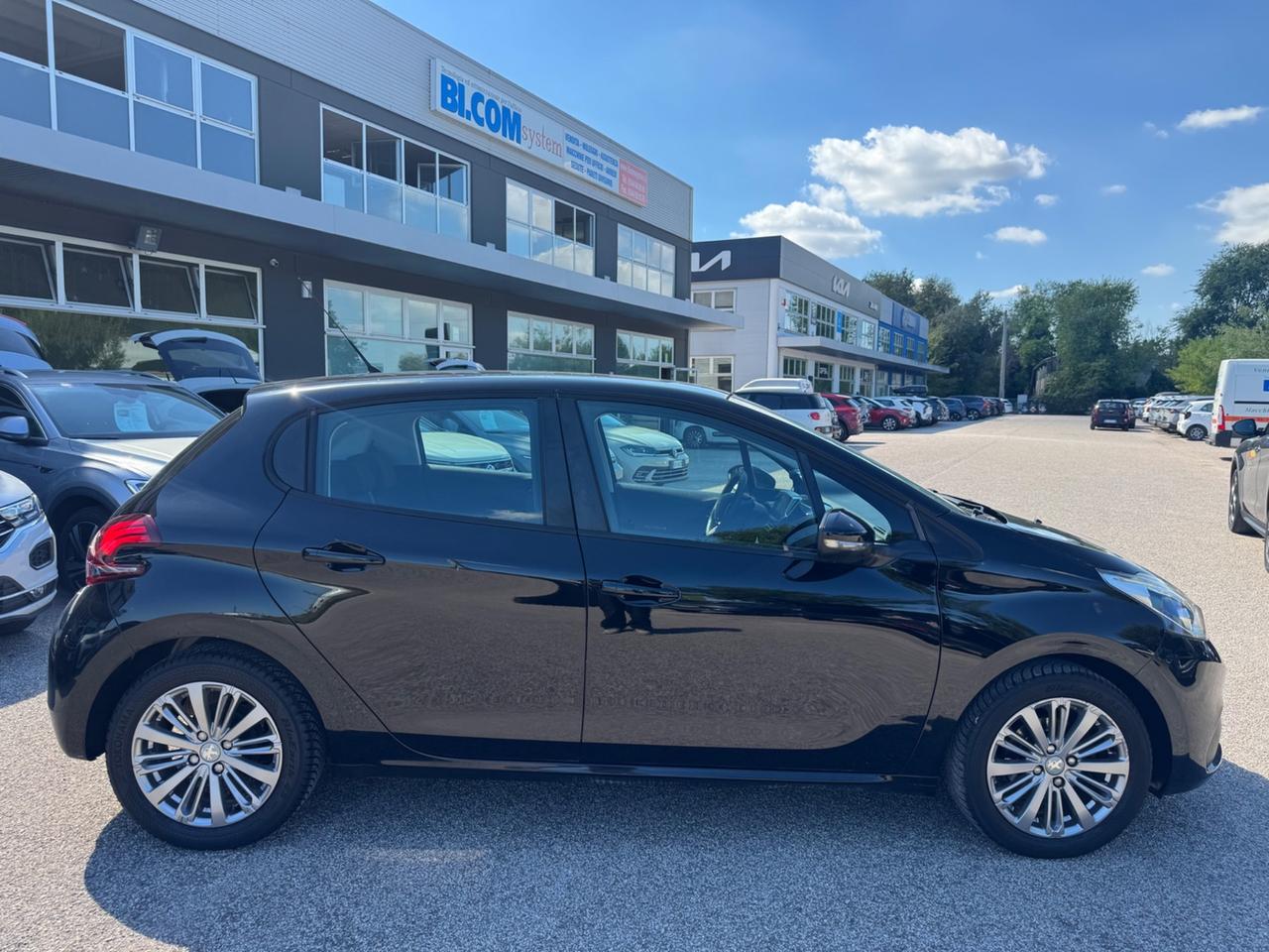 Peugeot 208 82cv 5p. GPL Allure NEOPATENTATI UNICO PROPRIETARIO