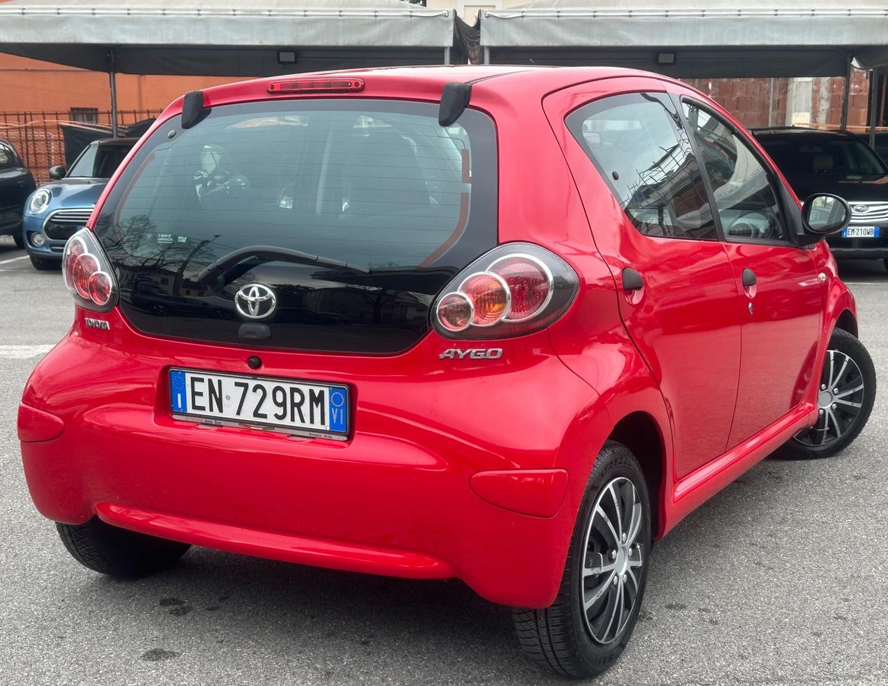 Toyota Aygo 1.0 12V VVT-i 5 porte Lounge Connect