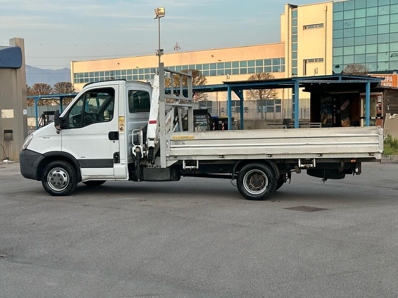 IVECO DAILY 35C12 CON GRU BONFIGLIOLI P35 SUPER PREZZO!