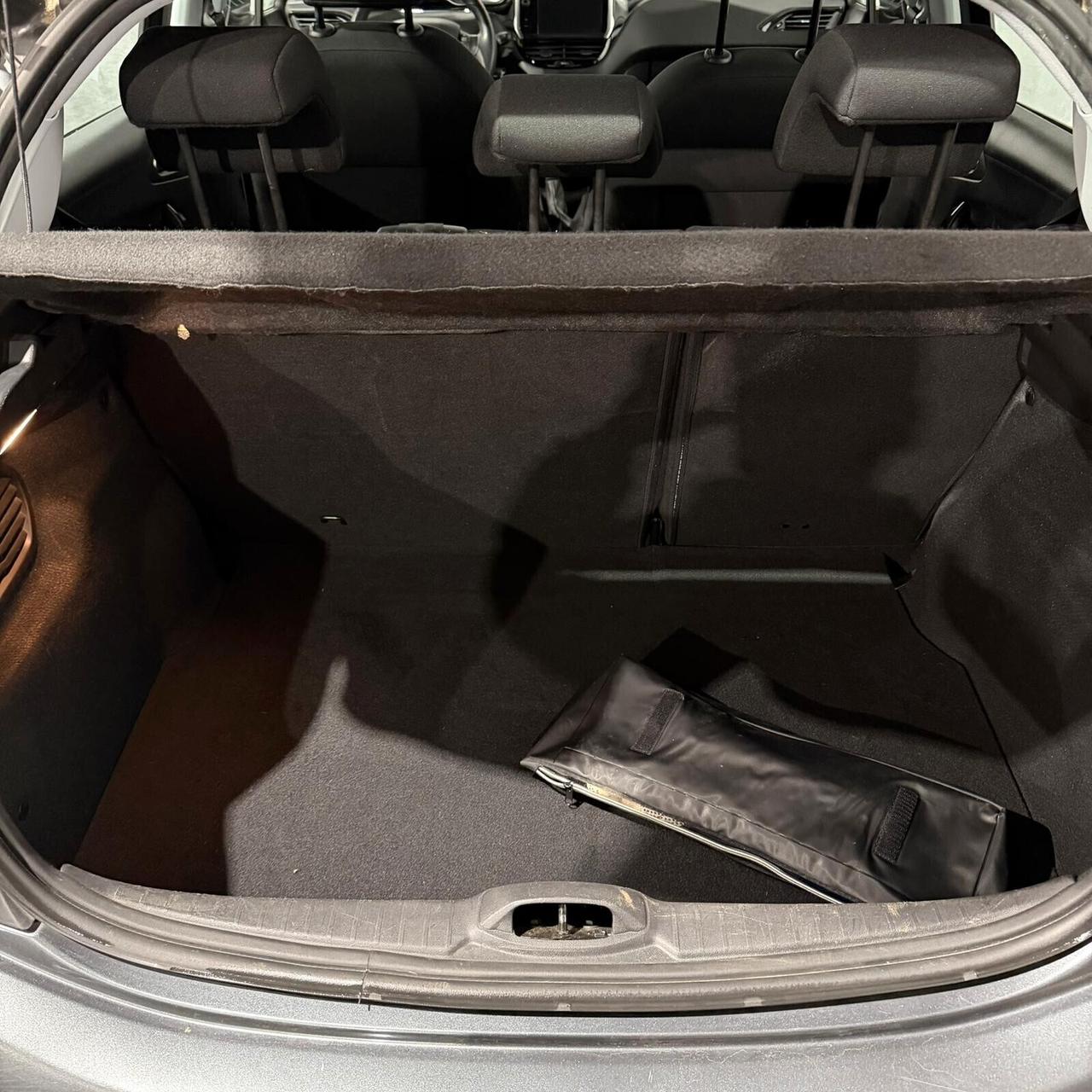 Peugeot 208 1.2 BENZINA NEOPATENTATI EURO 6