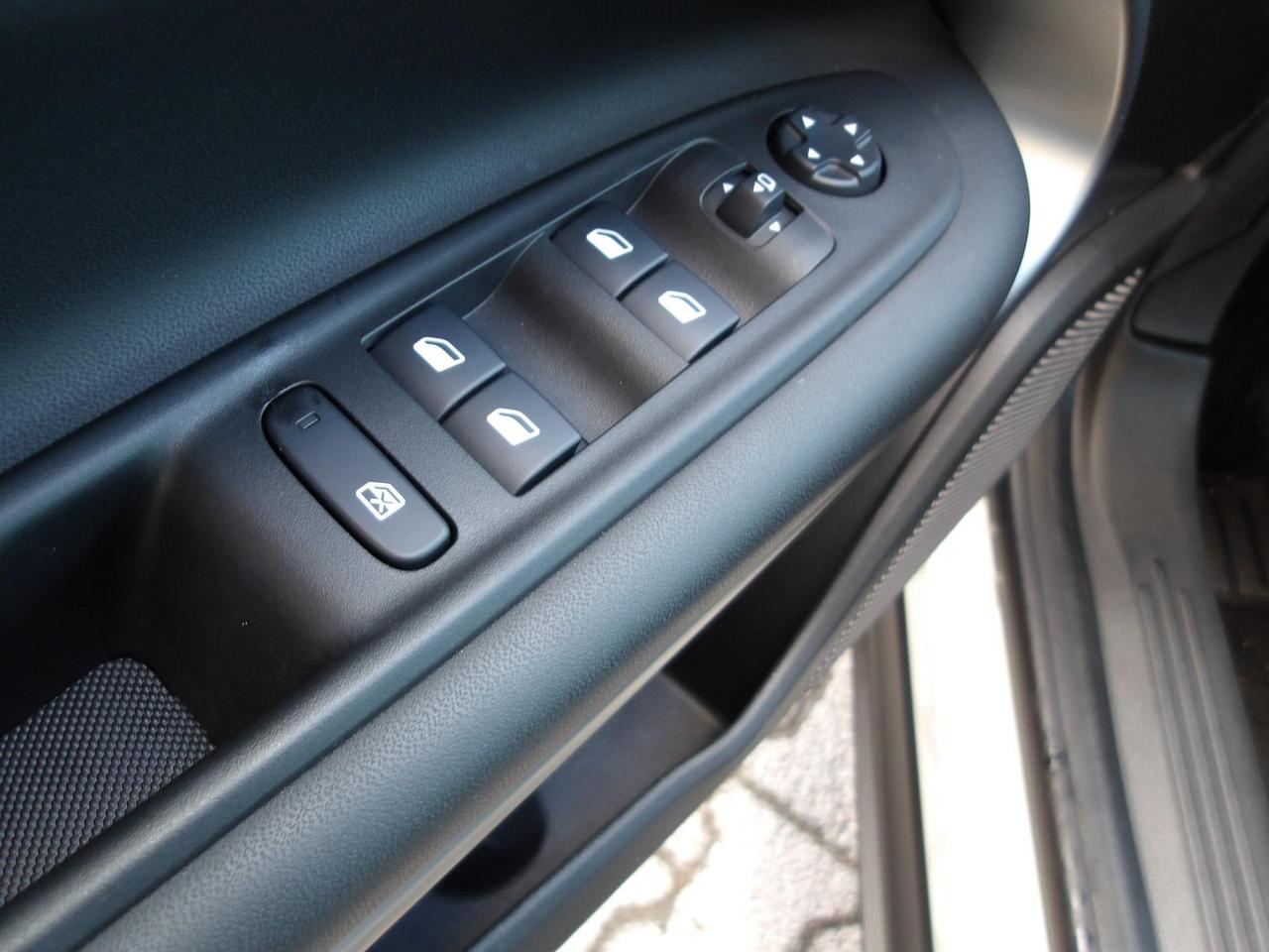 Jeep AVENGER 1.2 turbo Altitude 100cv