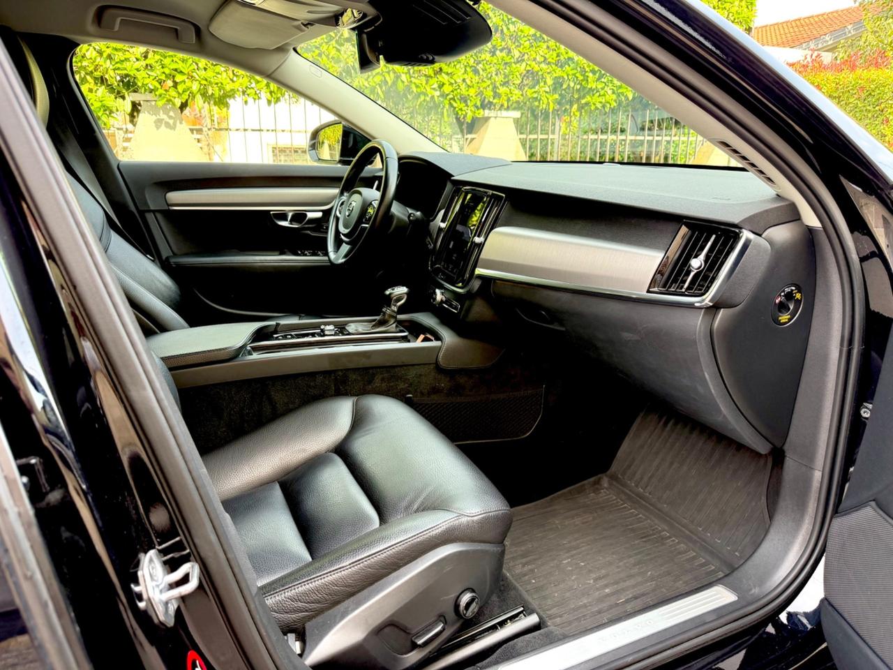 Volvo V90 D5 AWD Geartronic Momentum
