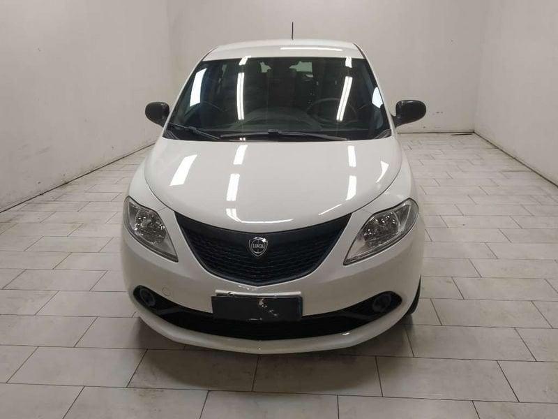 Lancia Ypsilon 1.0 firefly hybrid Silver s&s 70cv