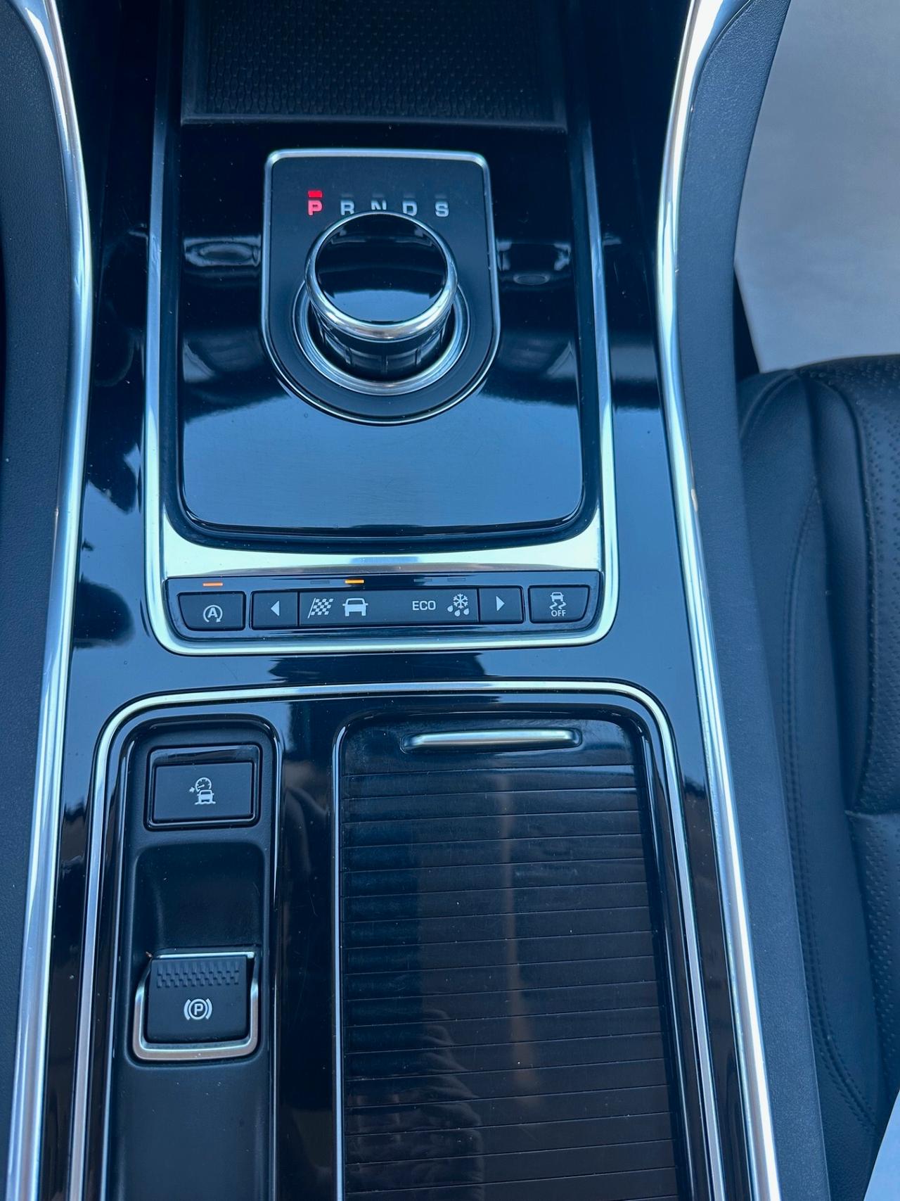 Jaguar XF 2.0 D 180 CV Prestige /NAVI/PELLE/CAMERA/FULL