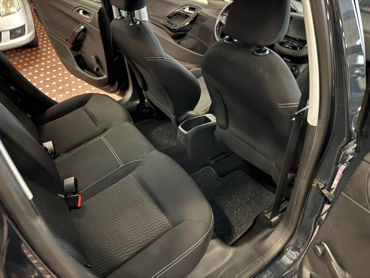 Peugeot 208 PureTech 82 5 porte Allure - NEOPATENTATI