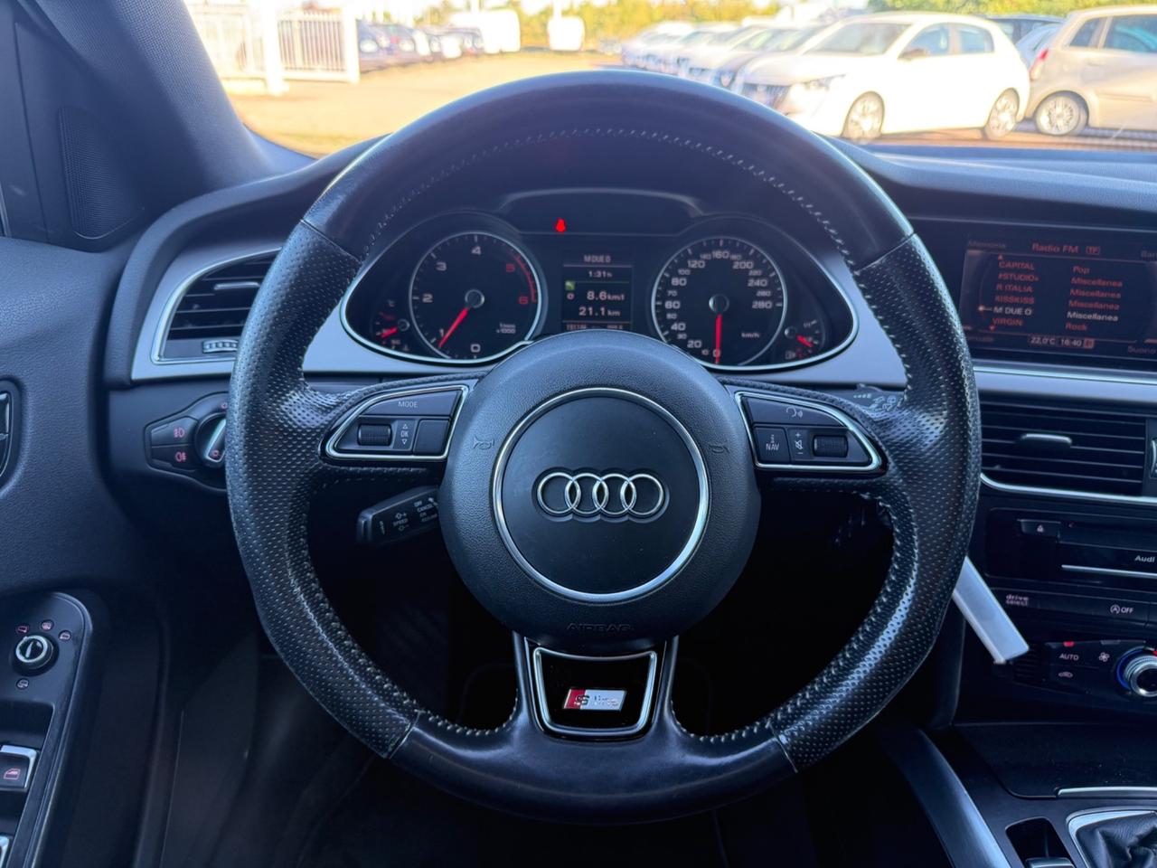 Audi A4 Avant 2.0 TDI 177CV s-line interno/esterno