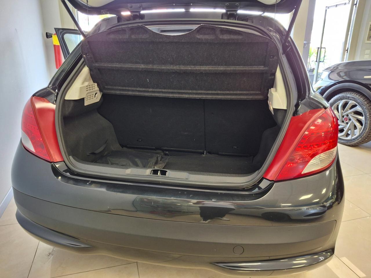 Peugeot 207 Plus 1.4 8V 75CV 5p. ECO GPL