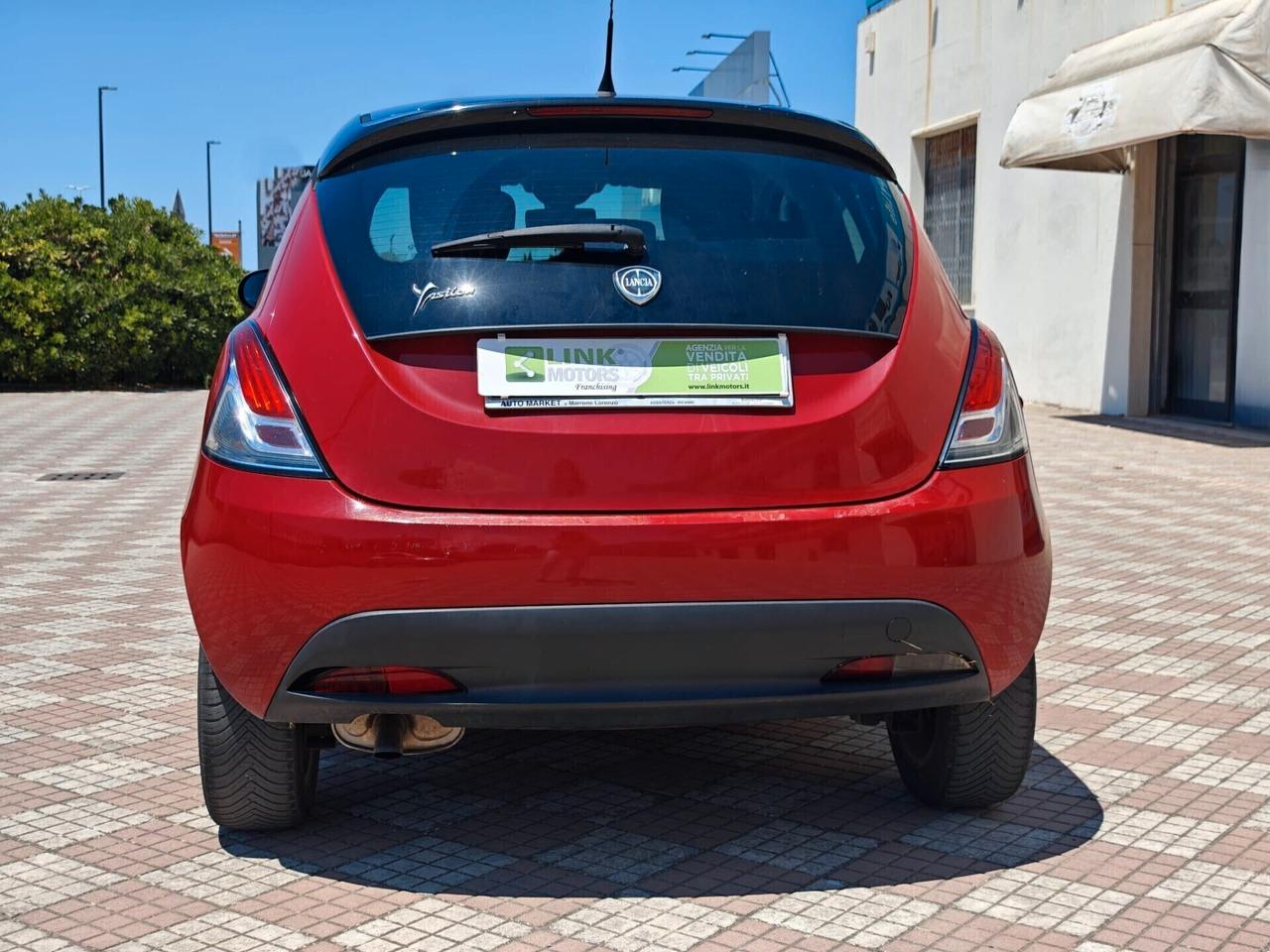 Lancia Ypsilon LANCIA YPSLON BLACK&RED 1.3 JTD 95CV STOP&START