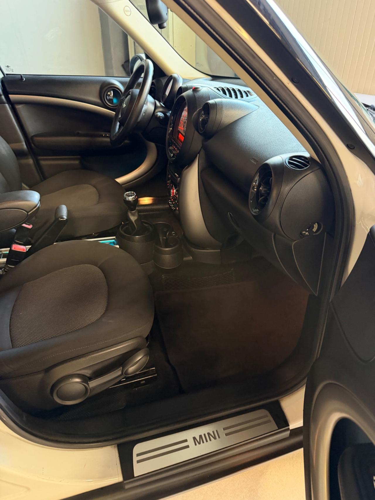 Mini COUNTRYMAN KMCERT GARANZ UNICOPR AUTOMAT