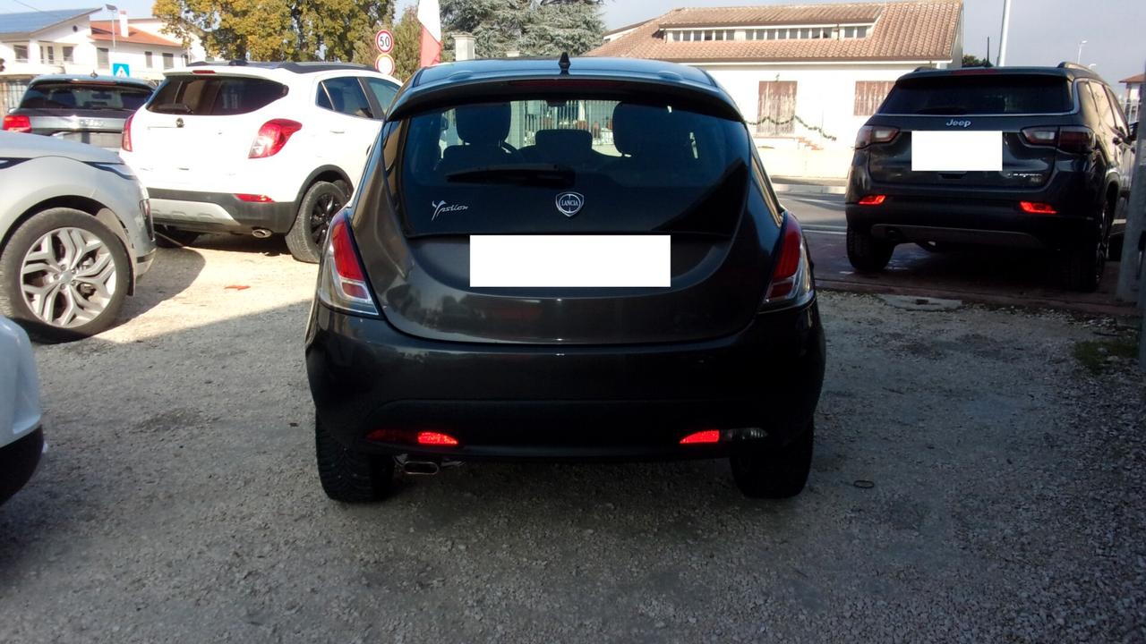 Lancia Ypsilon 1.2 69 CV 5 porte S&S Gold