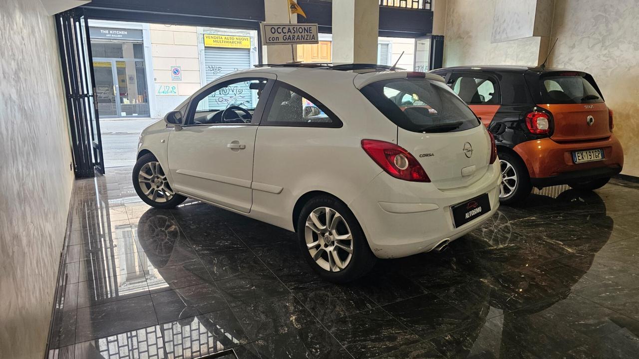 Opel Corsa 1.2 3 porte Easytronic Sport