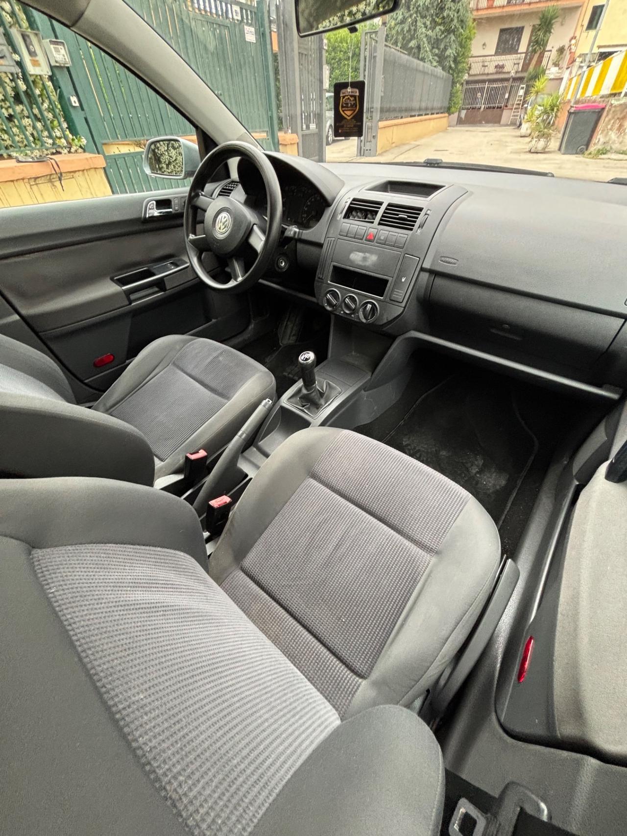 Volkswagen Polo 1.4/80CV 16V 5p. Sportline