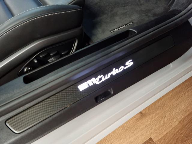 PORSCHE 911 Turbo S Cabriolet 650 cv