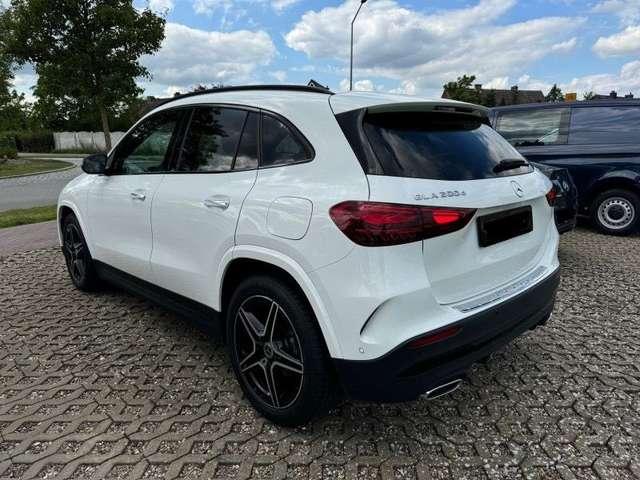 Mercedes-Benz GLA 200 AMG PREMIUM MBUX 64 COLOR LED NIGHT PACK EDITION