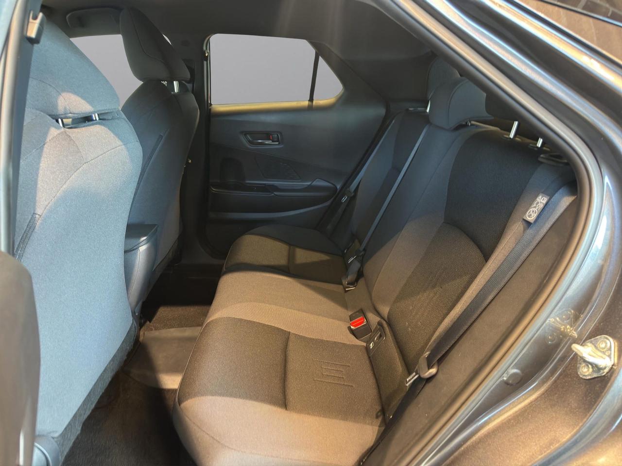 Toyota C-HR 2.0 phev Trend eco fwd e-cvt