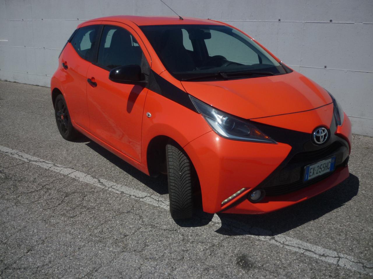 TOYOTA AYGO 1.0 VVT-i 69cv 5 Porte - x Clusiv