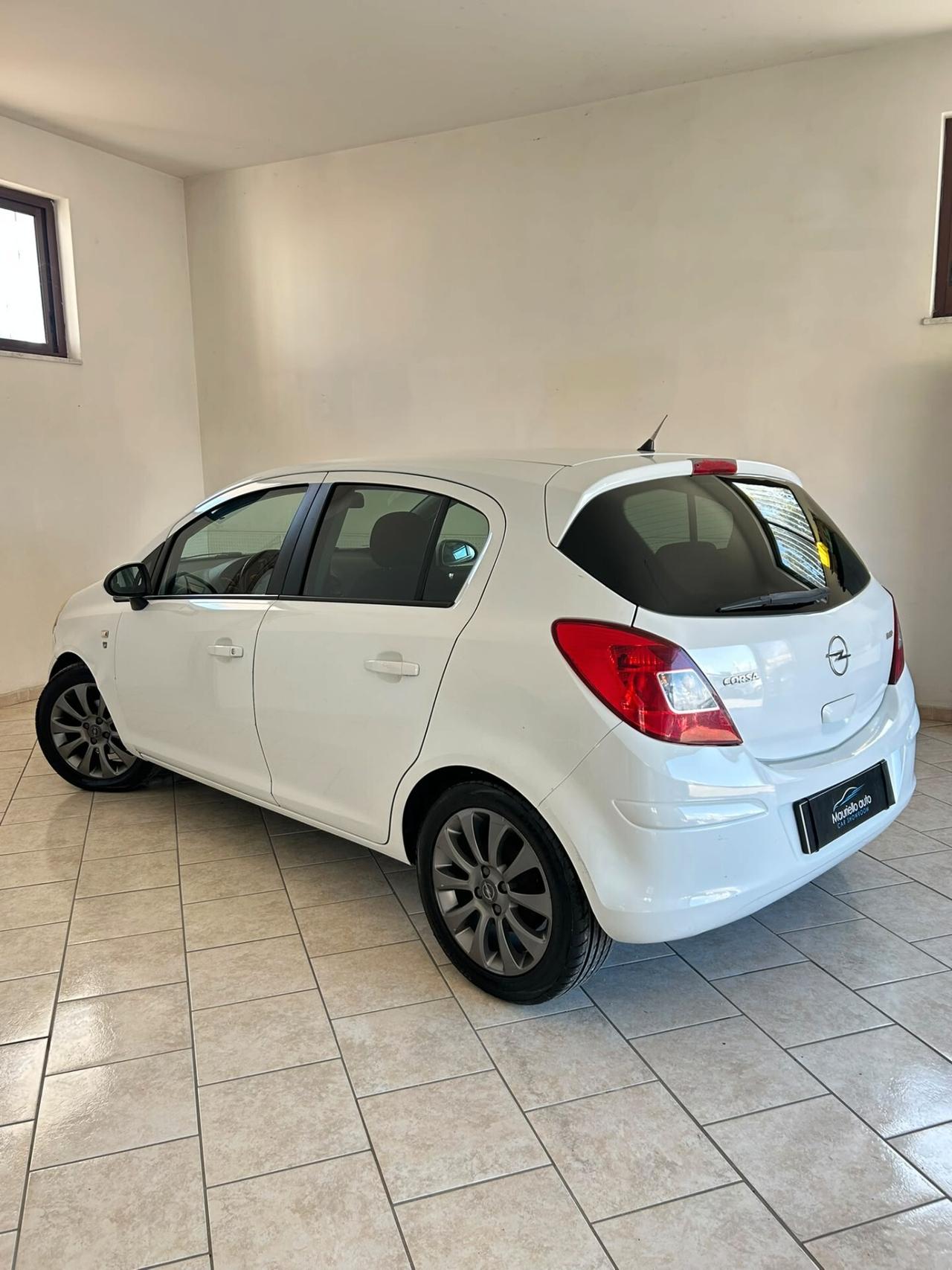 Opel Corsa 1.2 80CV 5 porte GPL-TECH Edition