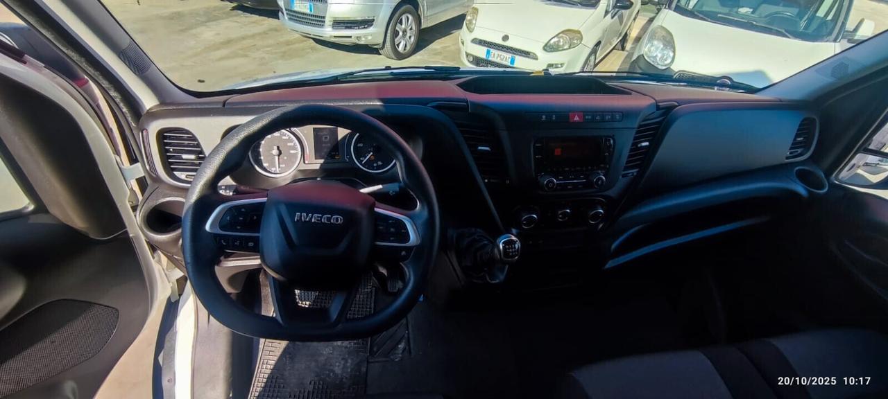 Iveco DAILY con centina e pedana idraulica