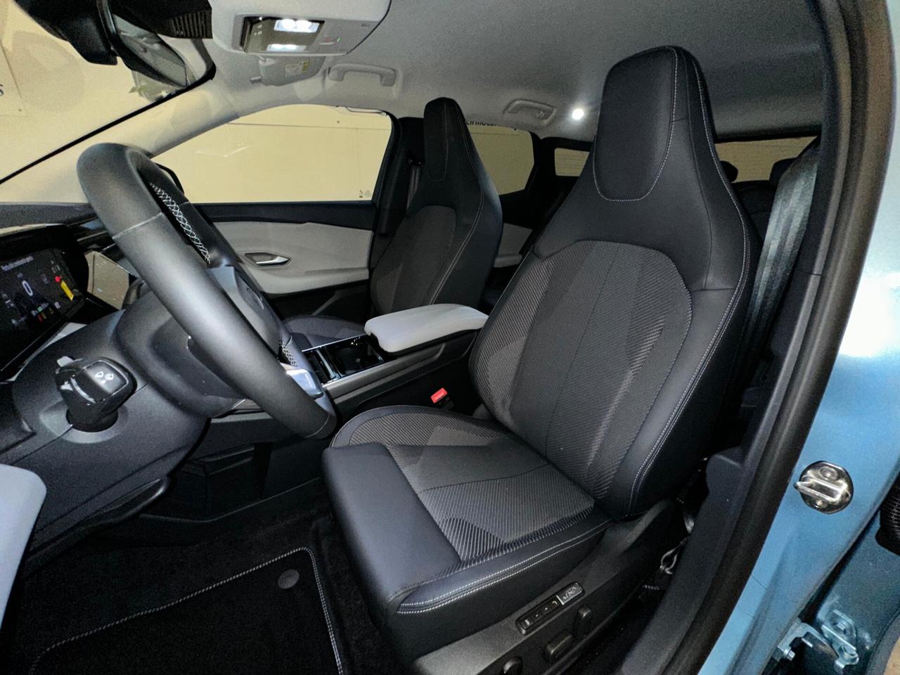 Ford Explorer-e EXPLORER STYLE