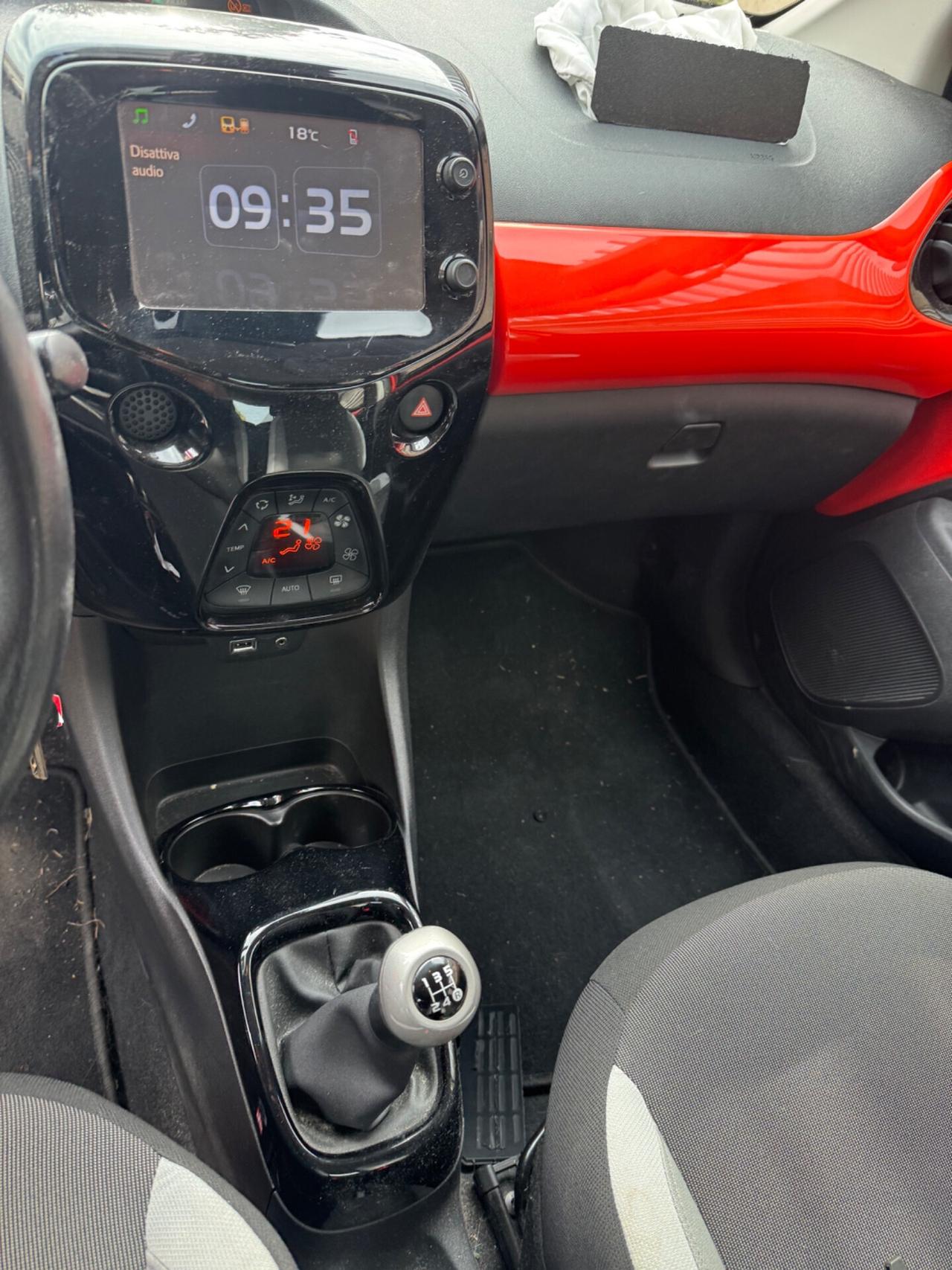 Toyota Aygo 1.0 VVT-i 69 CV 5 porte x-cool
