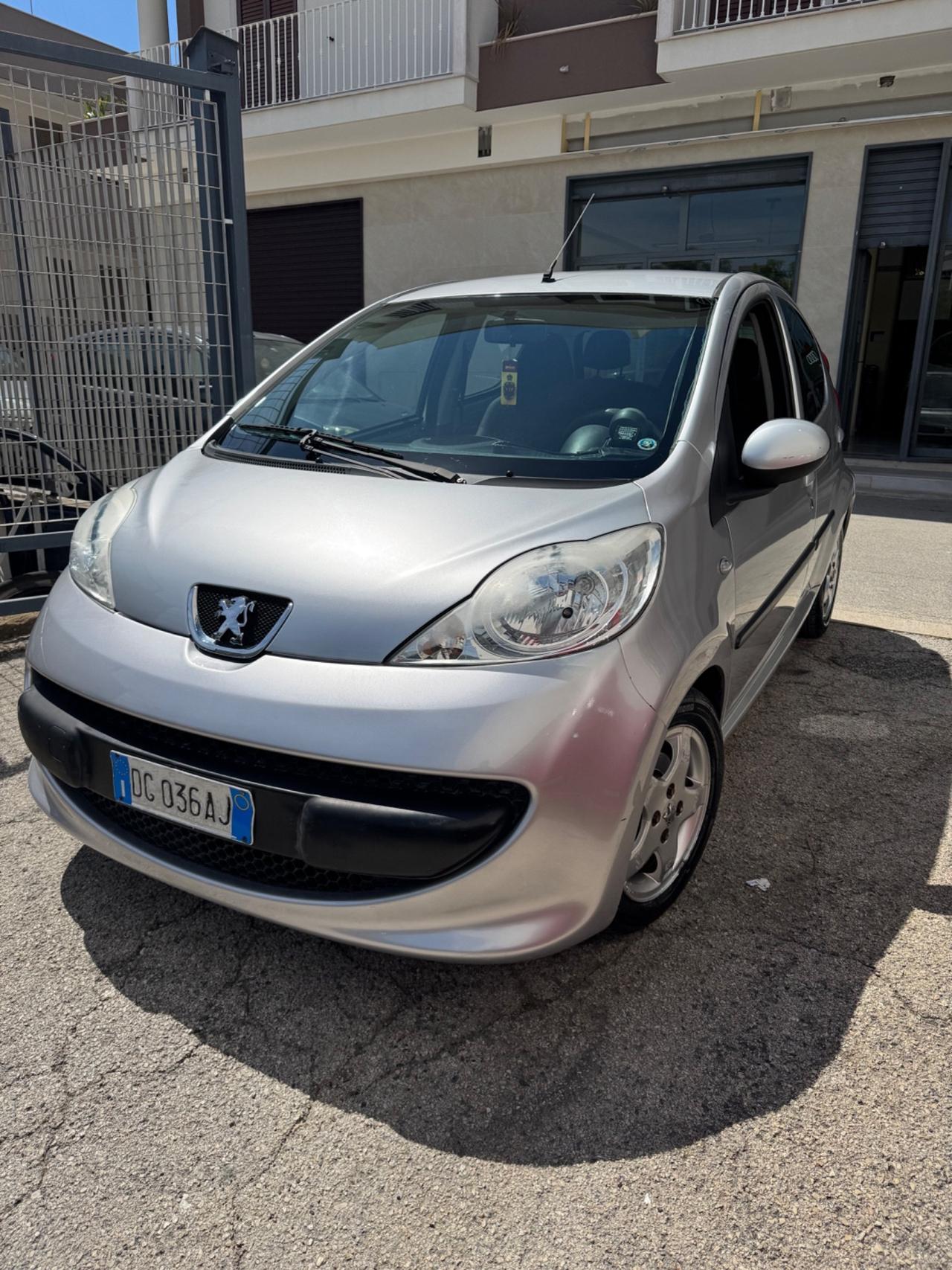 Peugeot 107 1.4 HDi 5p. Plaisir
