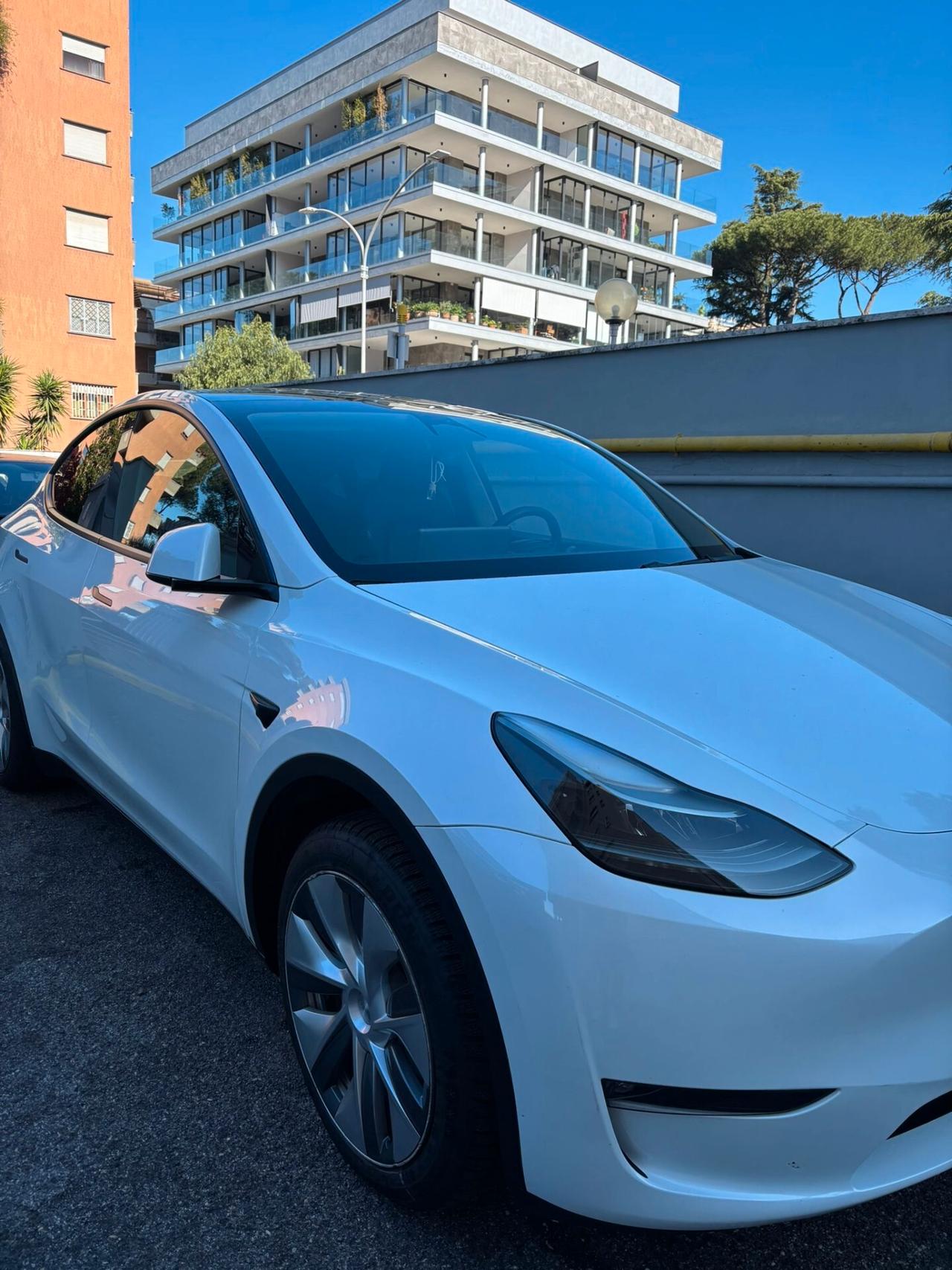 Tesla Model Y Long Range AWD