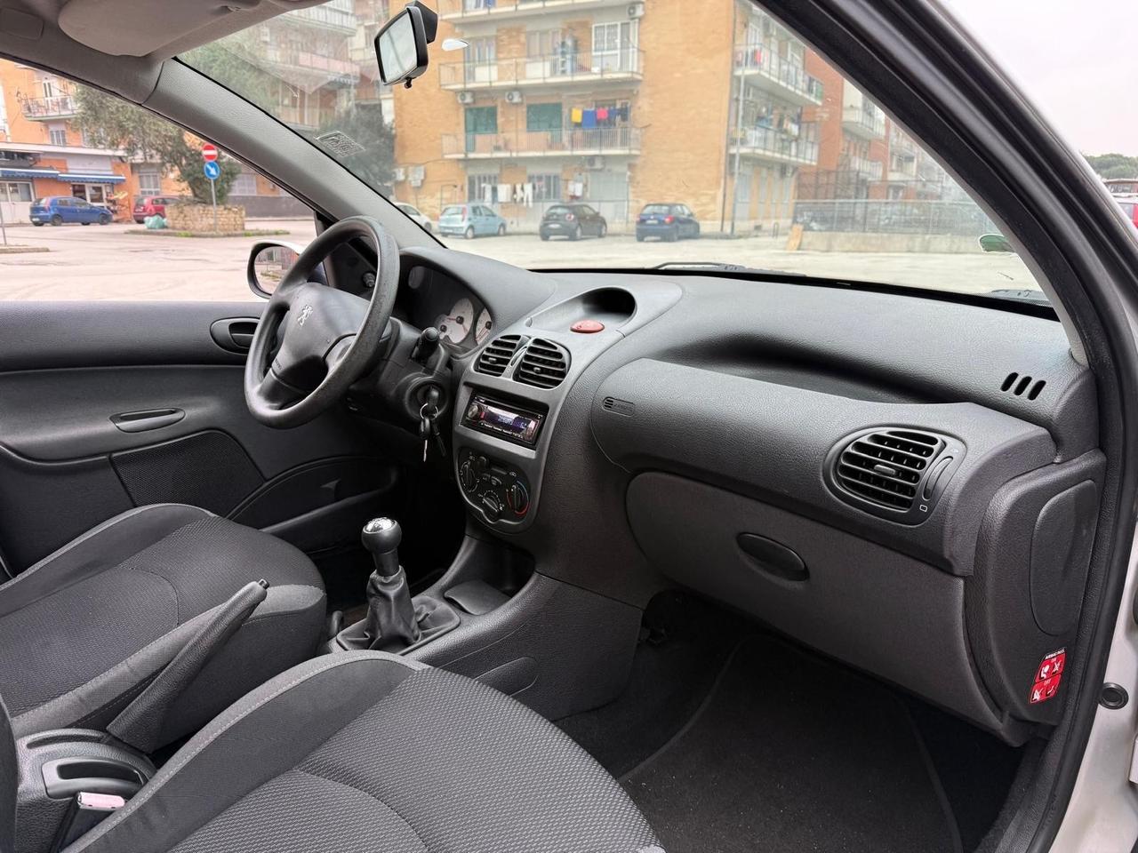Peugeot 206 1.4 5p. CON 100MILA KM PARI AL NUOVO