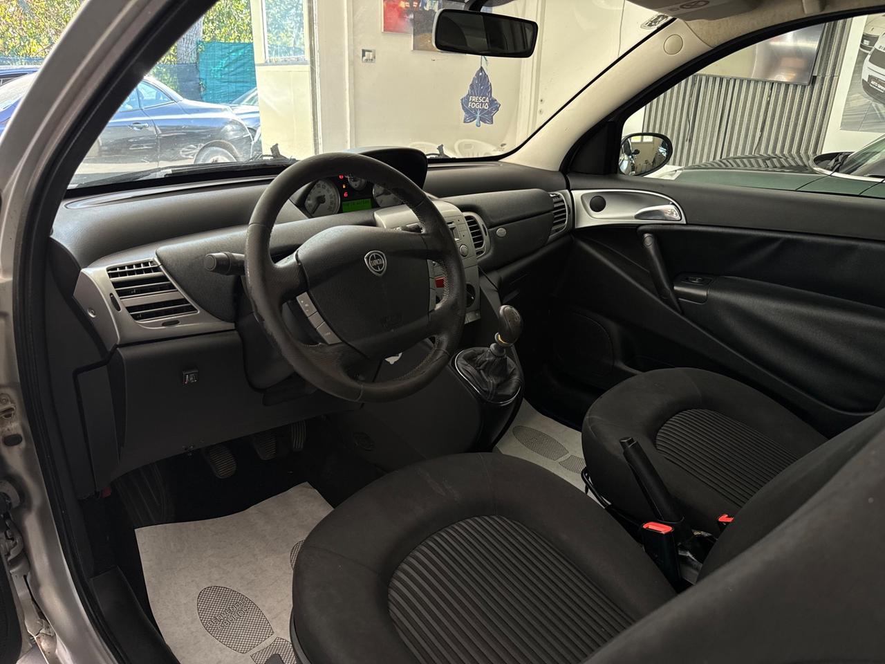 Lancia Ypsilon 1.4 GPL BENZINA NEOPATENTATI