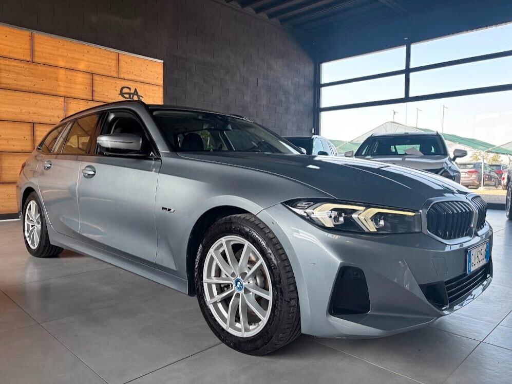 Bmw 330e Touring BUSINESS ADVANTAGE (IVA ESPOSTA)