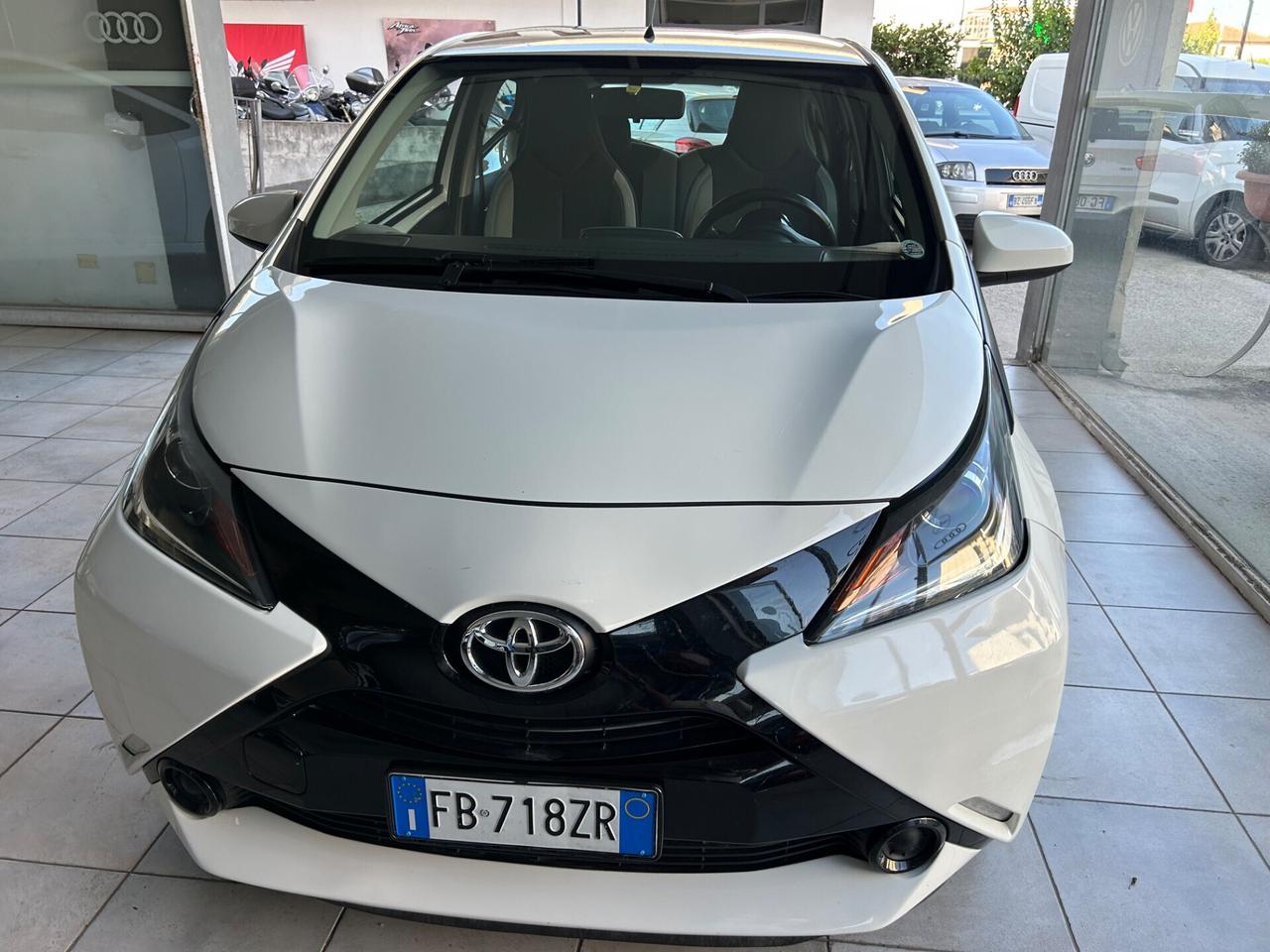 Toyota Aygo 1.0 VVT-i 69 CV 5 porte Cambio AUTOM.