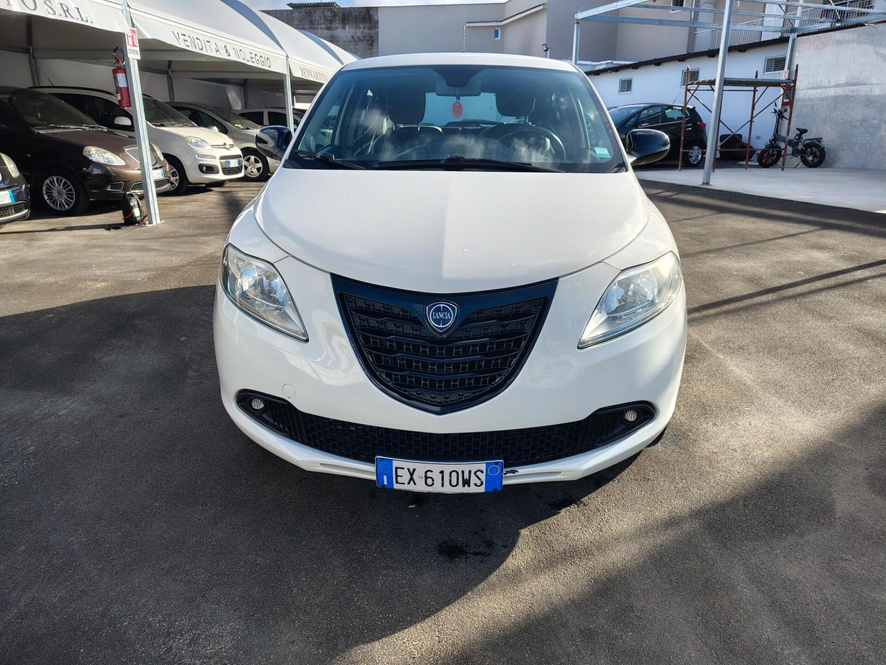 Lancia Ypsilon 0.9 TwinAir 85 CV 5 porte Metano Ecochic Elle