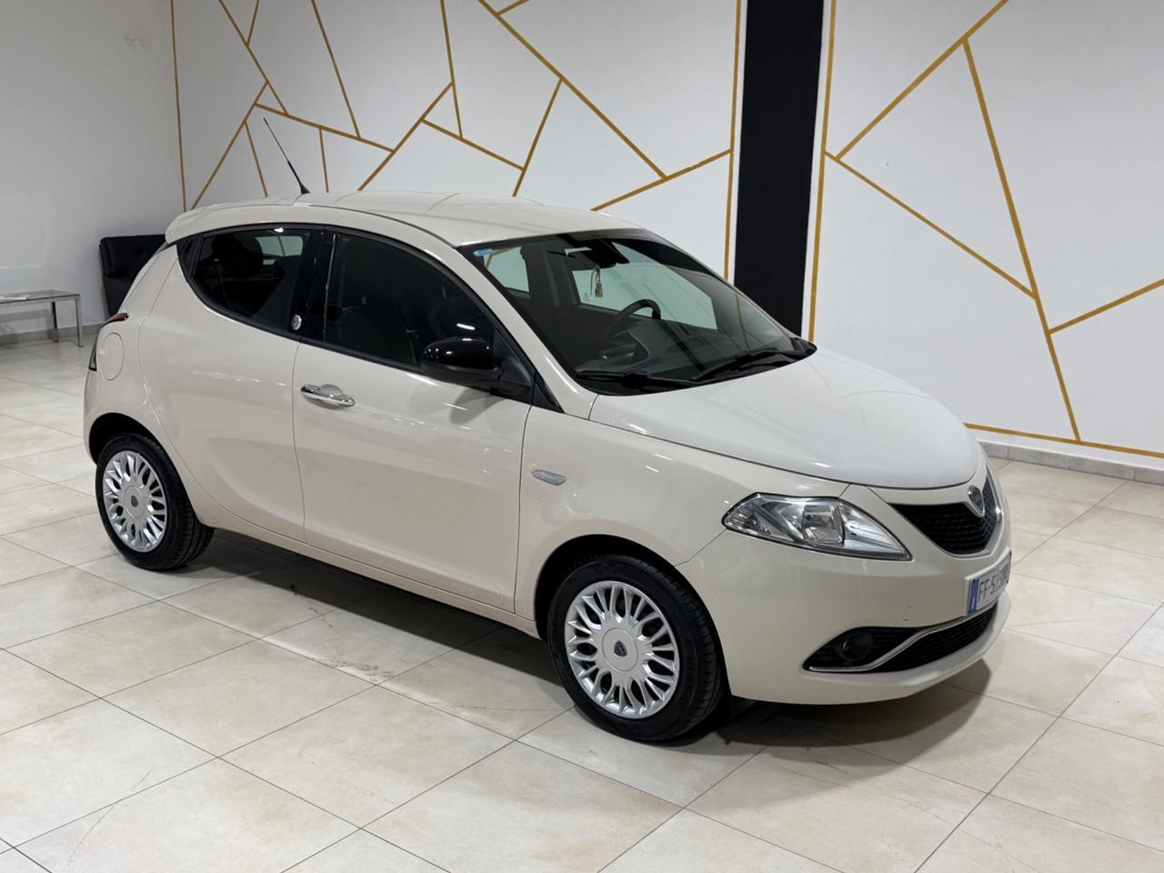 Lancia Ypsilon 1.2 69 CV 5 porte GPL Ecochic Gold