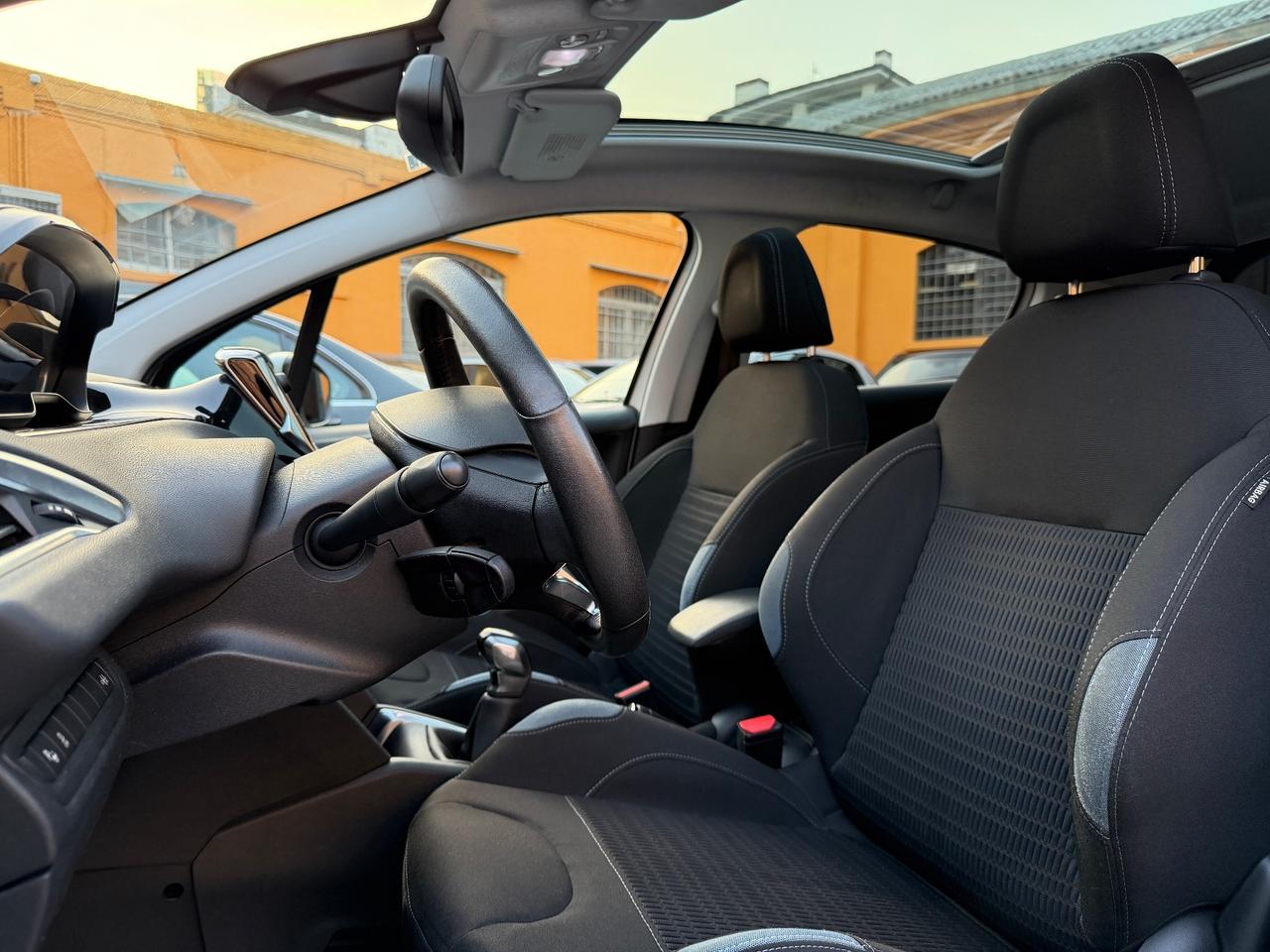 Peugeot 208 PureTech 82 5 porte Allure