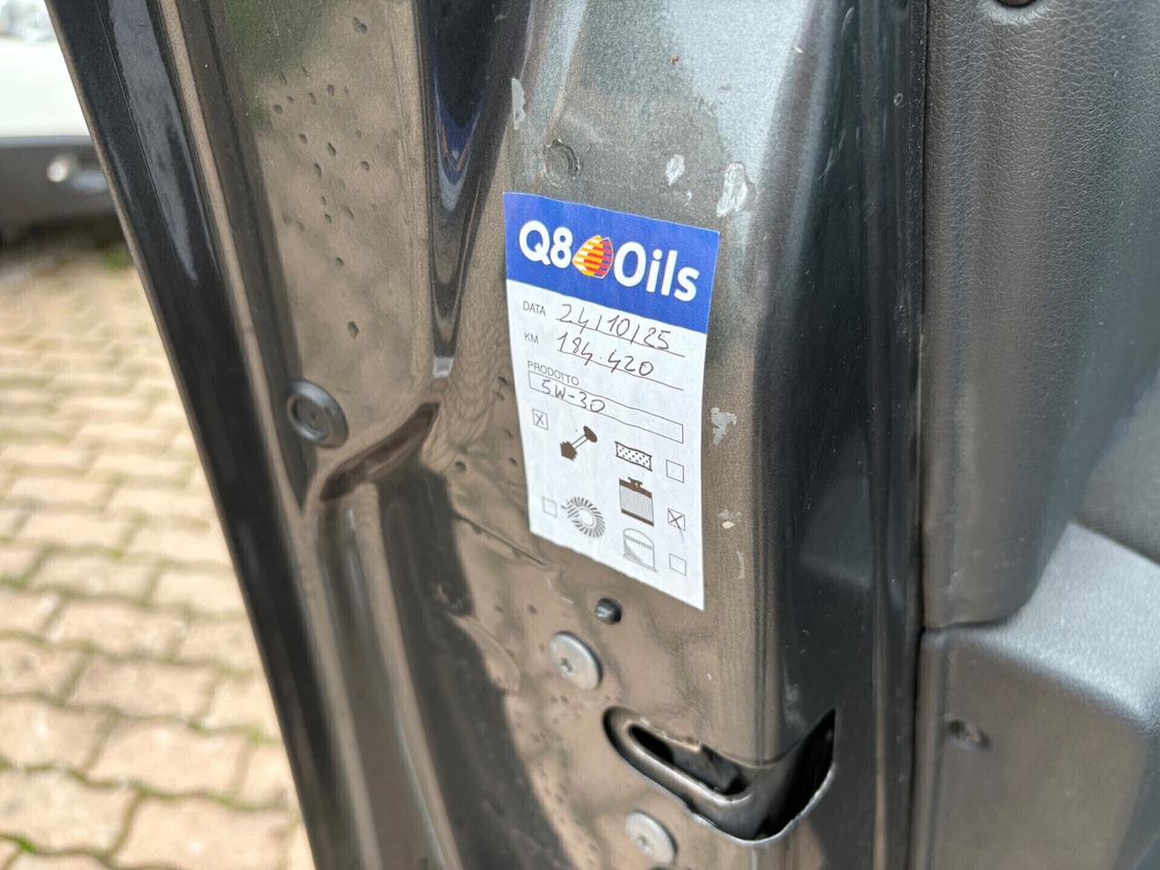 Peugeot 3008 1.6 HDi 110CV cambio robotizzato Business