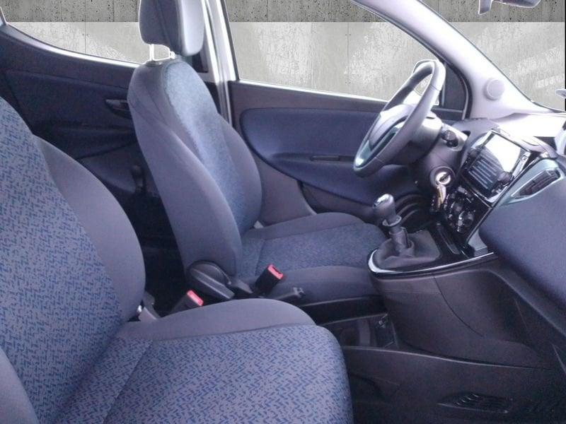 Lancia Ypsilon 1.0 firefly hybrid Gold s&s 70cv