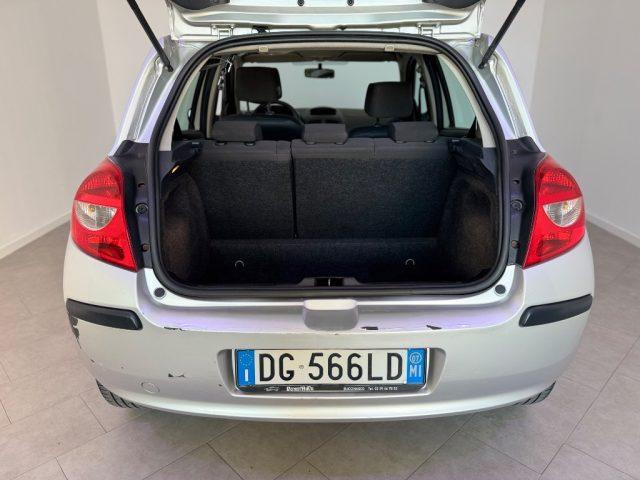 RENAULT Clio 1.2 16V 5 porte Luxe