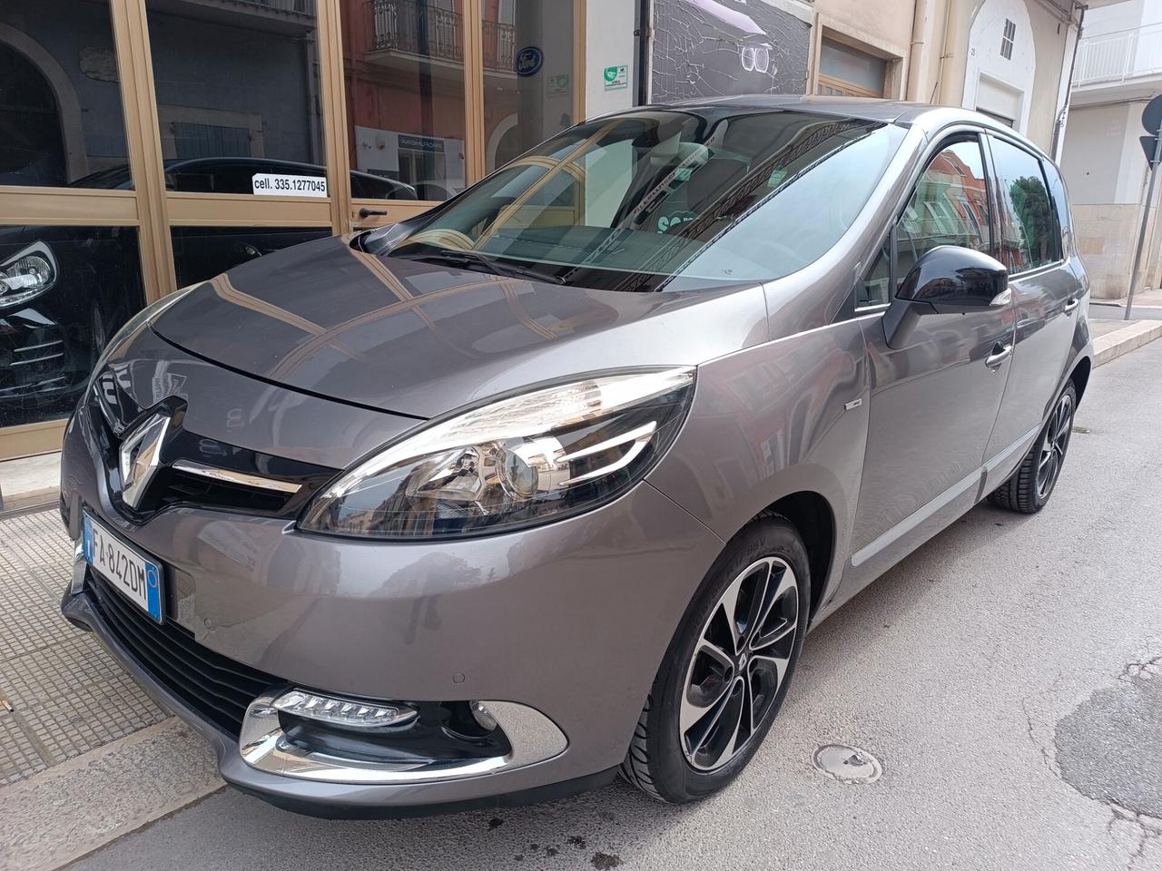 Renault Scenic Scénic dCi 110 CV LIMITED BOSE NAVI CAMERA