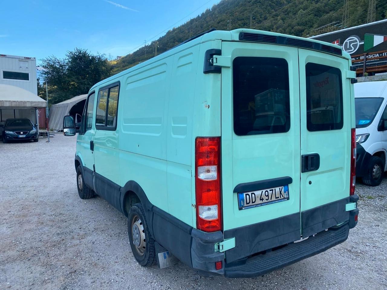 Furgone Iveco Daily 7 posti